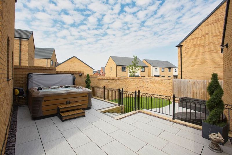 Property photo 2 of 36 Photo 51