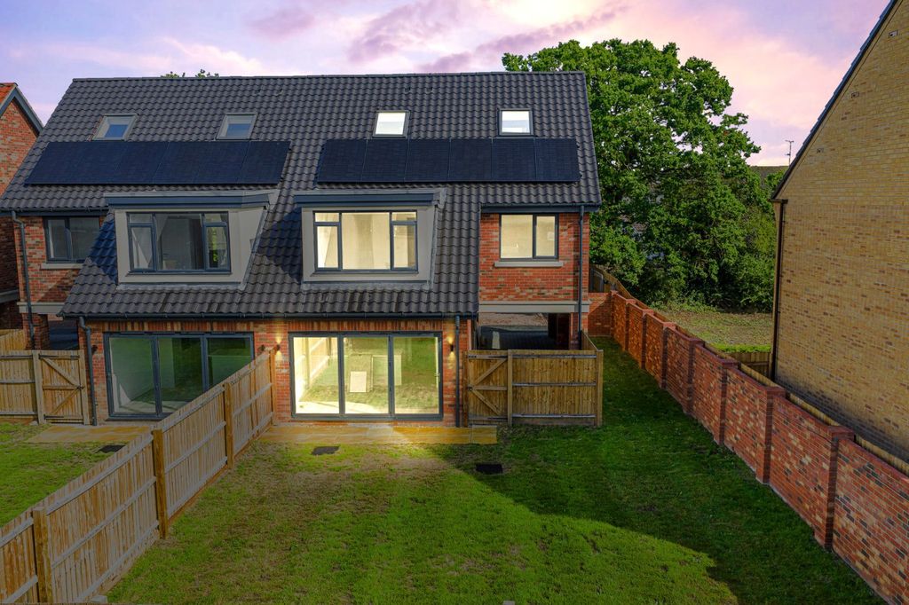 Property photo 2 of 34 Picture No. 42