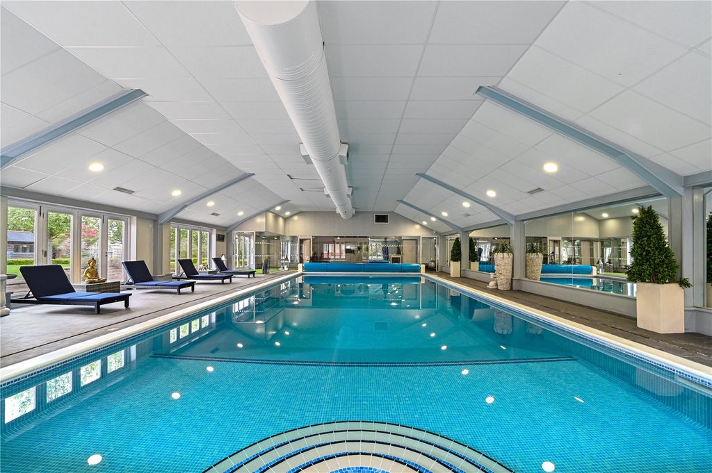 Property photo 3 of 23 Swimming Pool