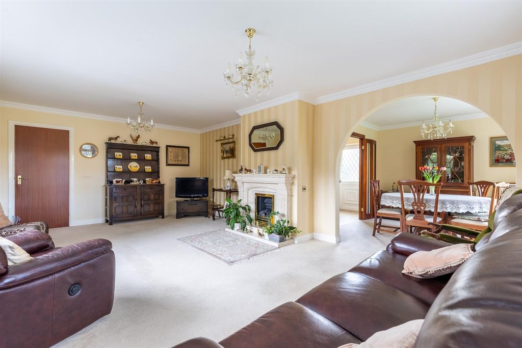 Property photo 3 of 19 Yewtreelodge-6.Jpg