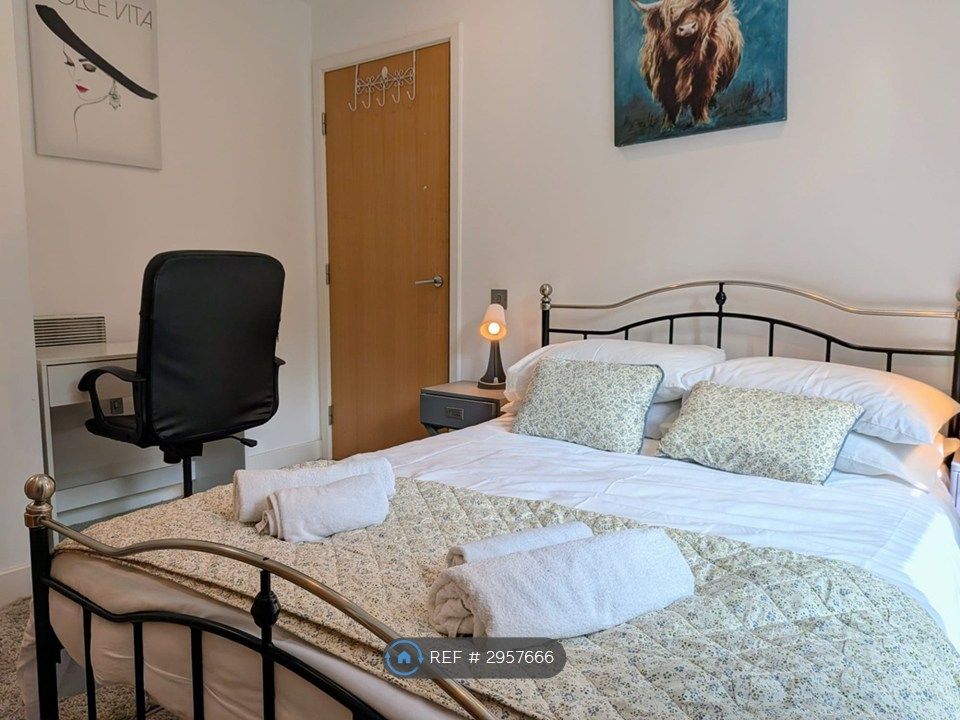 Property photo 2 of 35