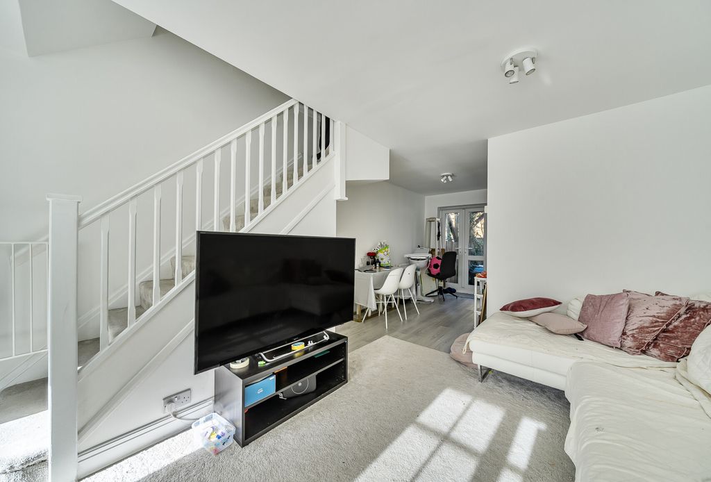 Property photo 1 of 10 1353520-3-68c83E2...