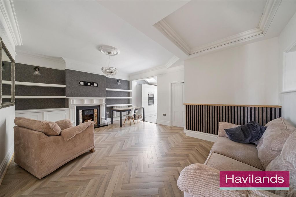 Property photo 3 of 12 Eversley Park Road-5.Jpg