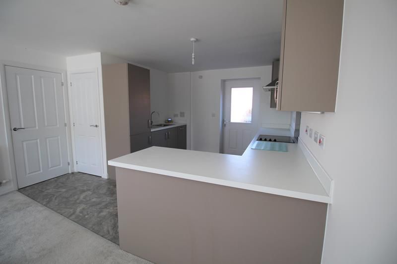 Property photo 2 of 9 Kitchen (2)