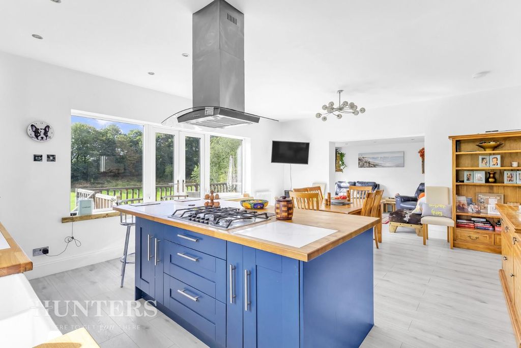 Property photo 2 of 29 Kitchen Diner
