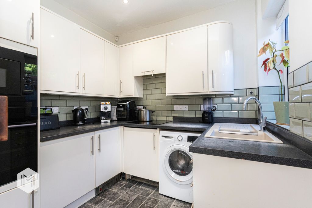 Property photo 3 of 22 Picture No. 16