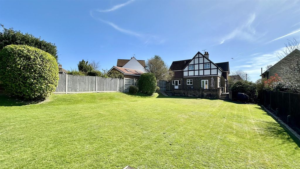 Property photo 2 of 41