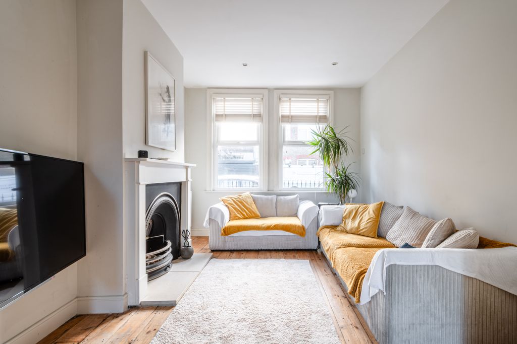 Property photo 2 of 17 2