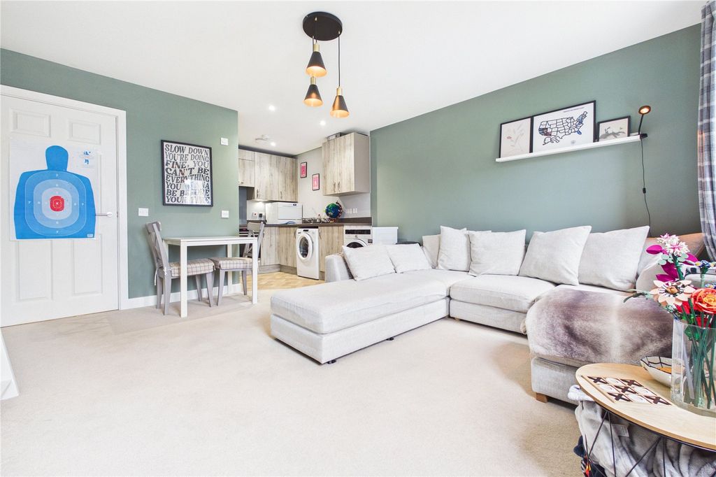 Property photo 2 of 13 Living/Dining Room