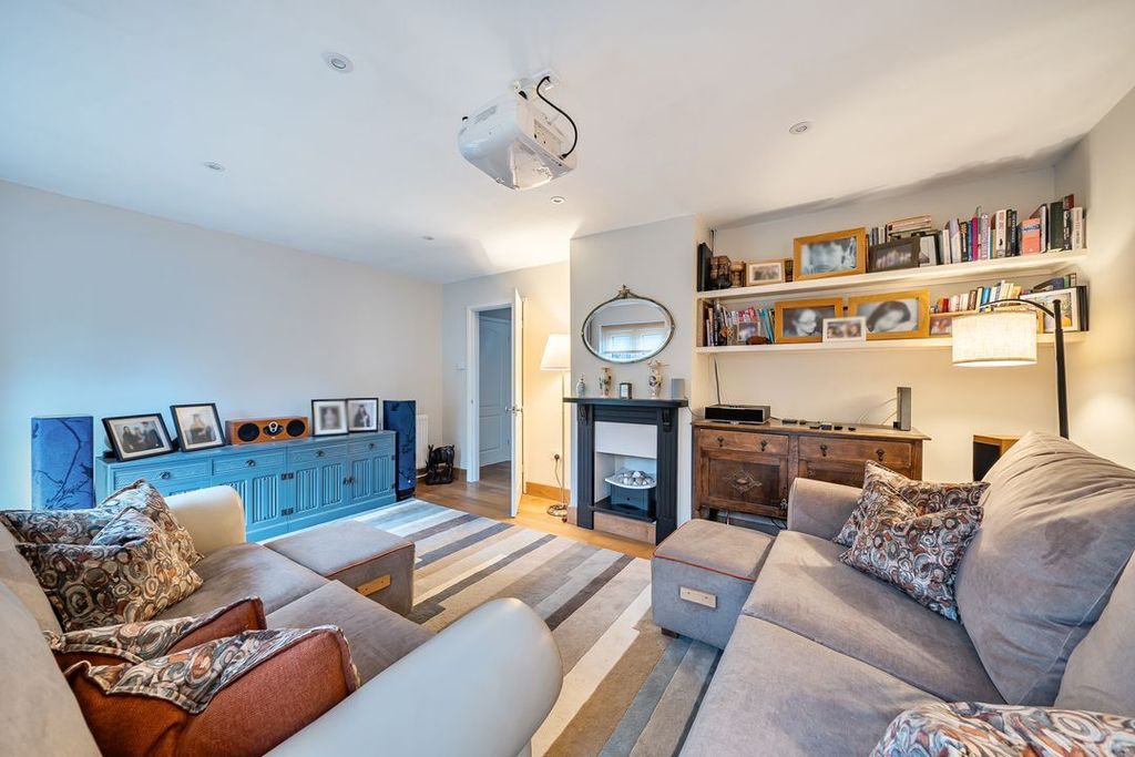 Property photo 2 of 17 13950752695Fccc5Bb910