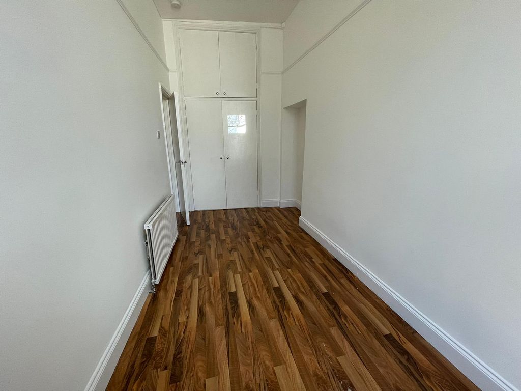 Property photo 1 of 3