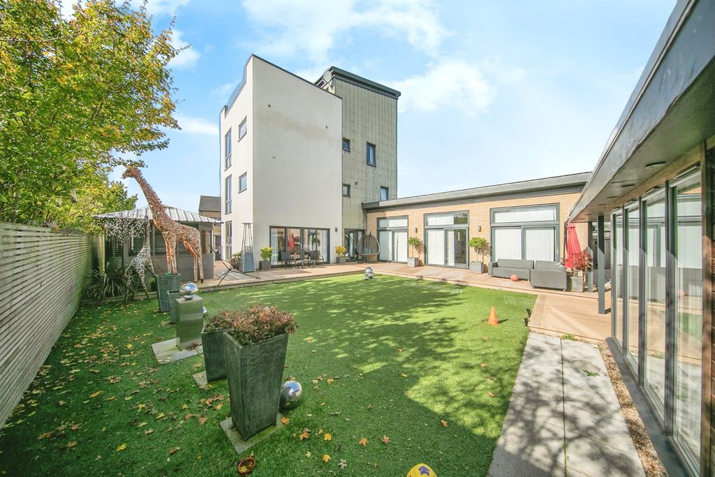 Additional image 23 of 6 bed detached house for saleDunwich Close, Ipswich IP3