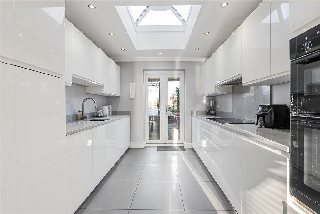 Property photo 3 of 31 30_70862.Jpg