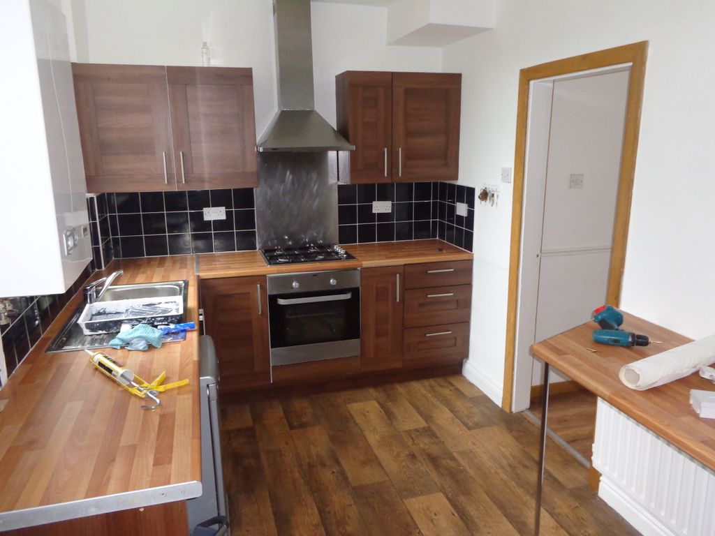 Property photo 1 of 10  Kitchen