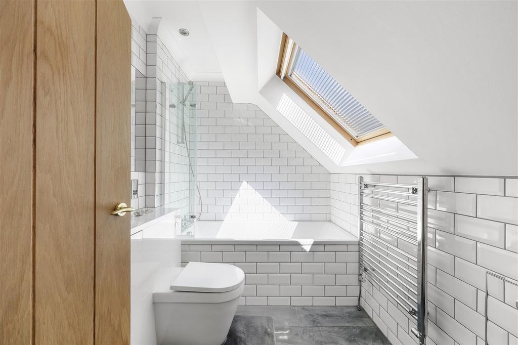 Additional image 18 of 3 bed flat for saleCrows Road, Epping CM16