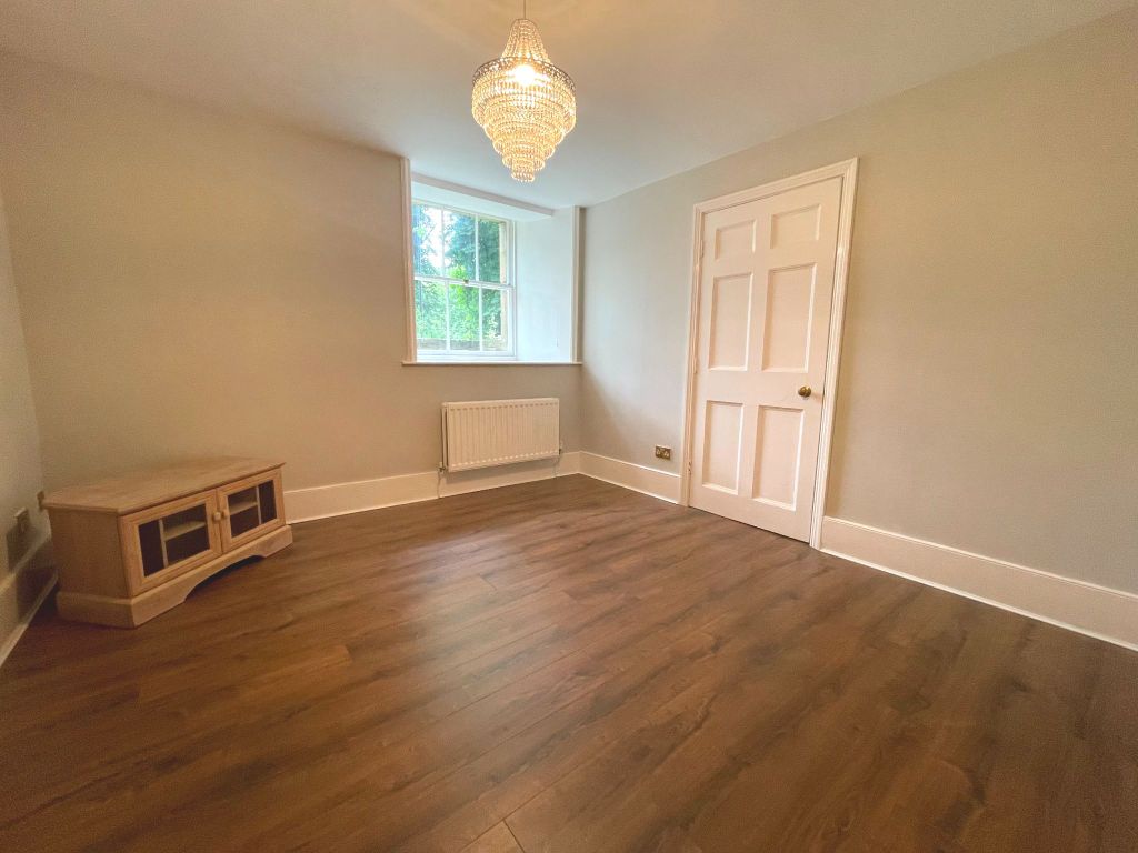 Property photo 3 of 20 Photograph 4