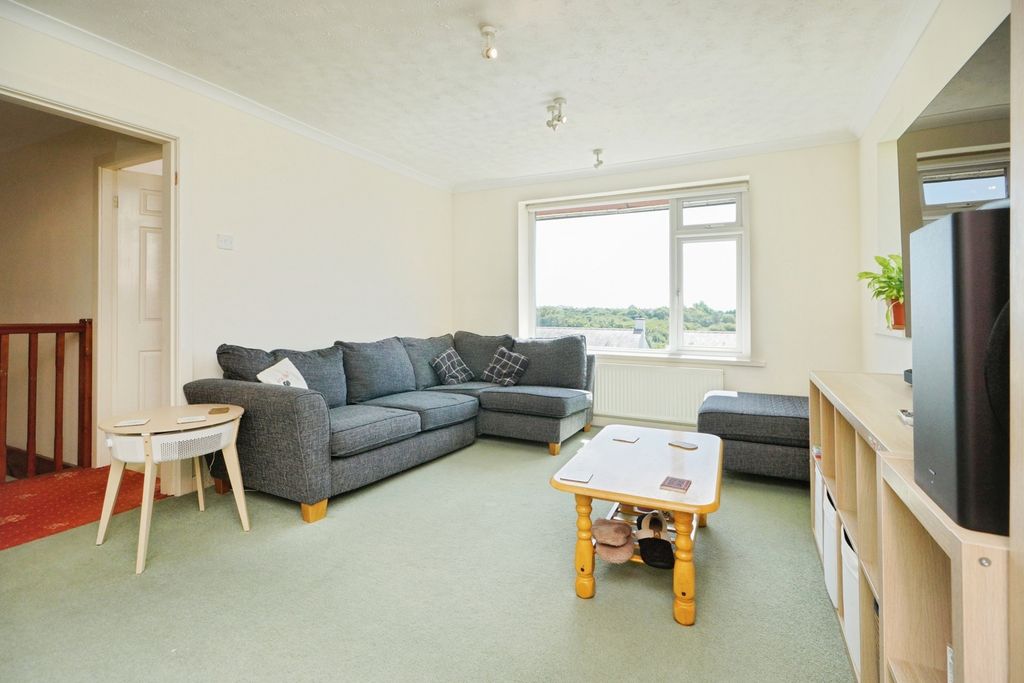 Property photo 3 of 20 Pbox-Img.Jpg