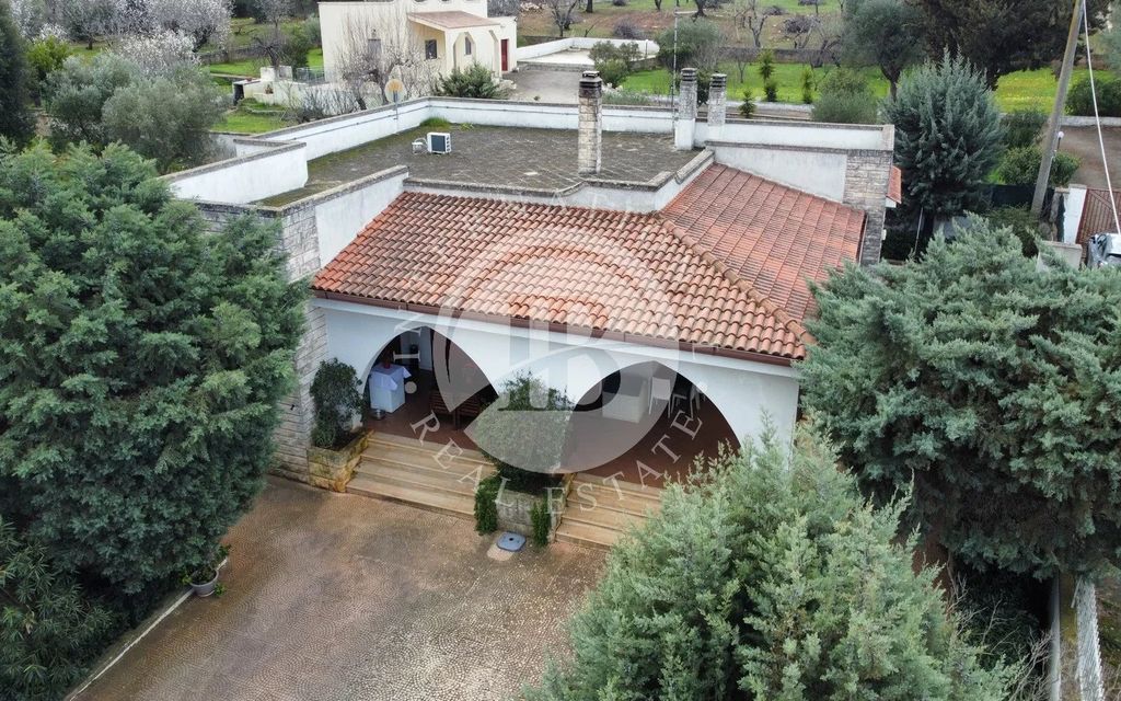 Property photo 2 of 23