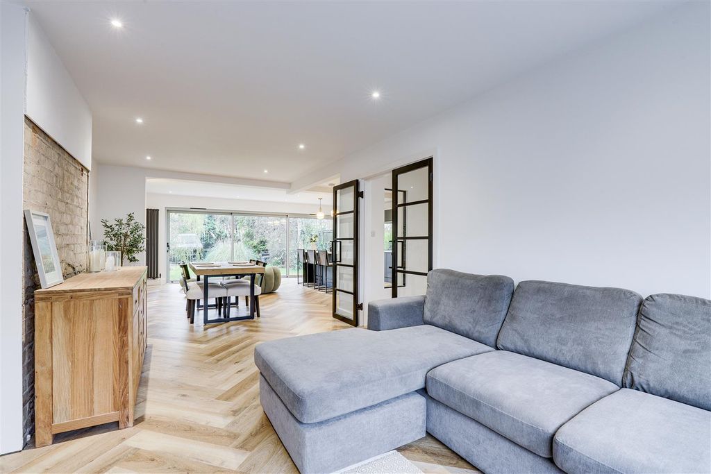 Property photo 3 of 30 Img_6057-Img_6061.Jpg