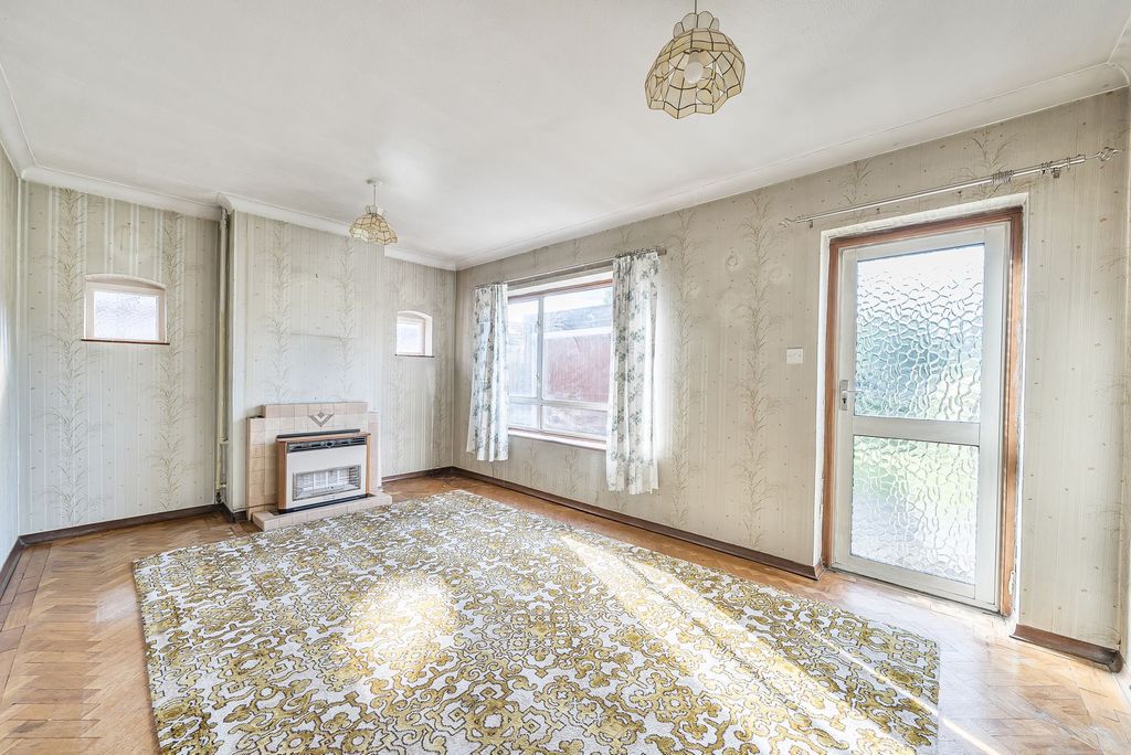Property photo 3 of 17 Ruxley Lane, Epsom - Kt19 9Ez