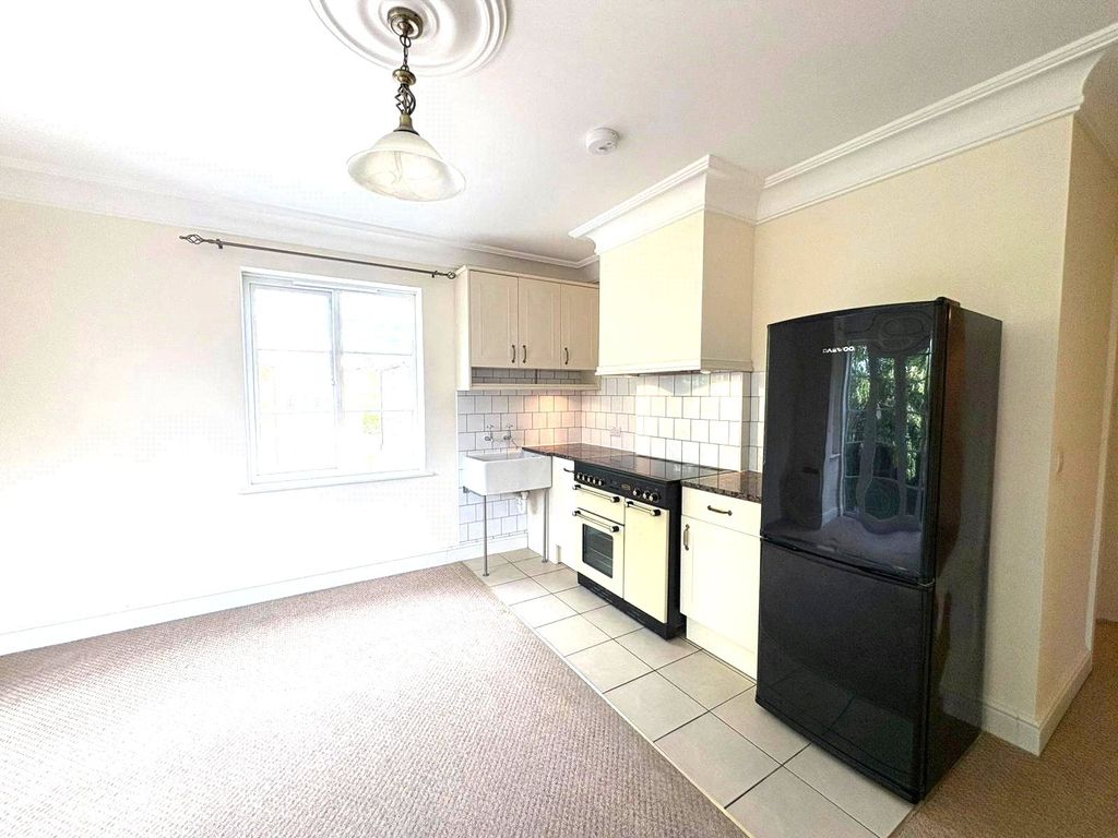 Property photo 3 of 6 Picture No. 12