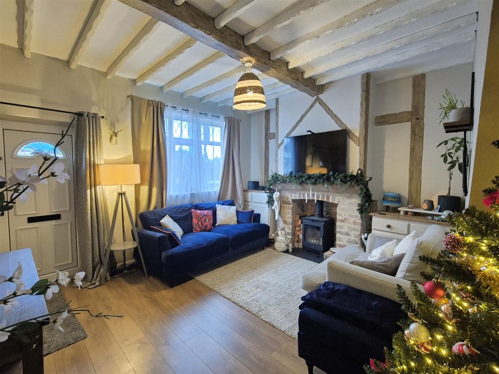 Property photo 2 of 18 Lounge