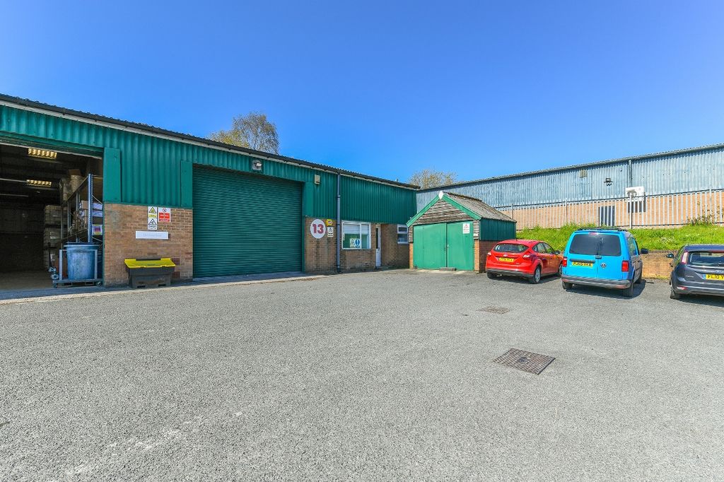 Property photo 1 of 6