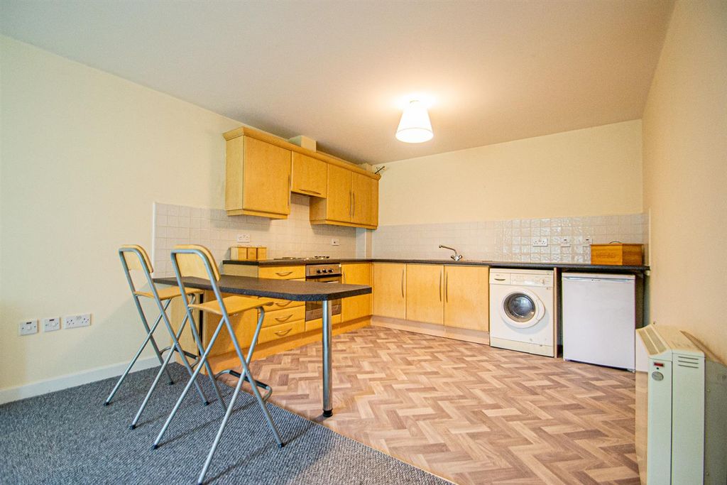 Property photo 2 of 6 Kitchen / Dining