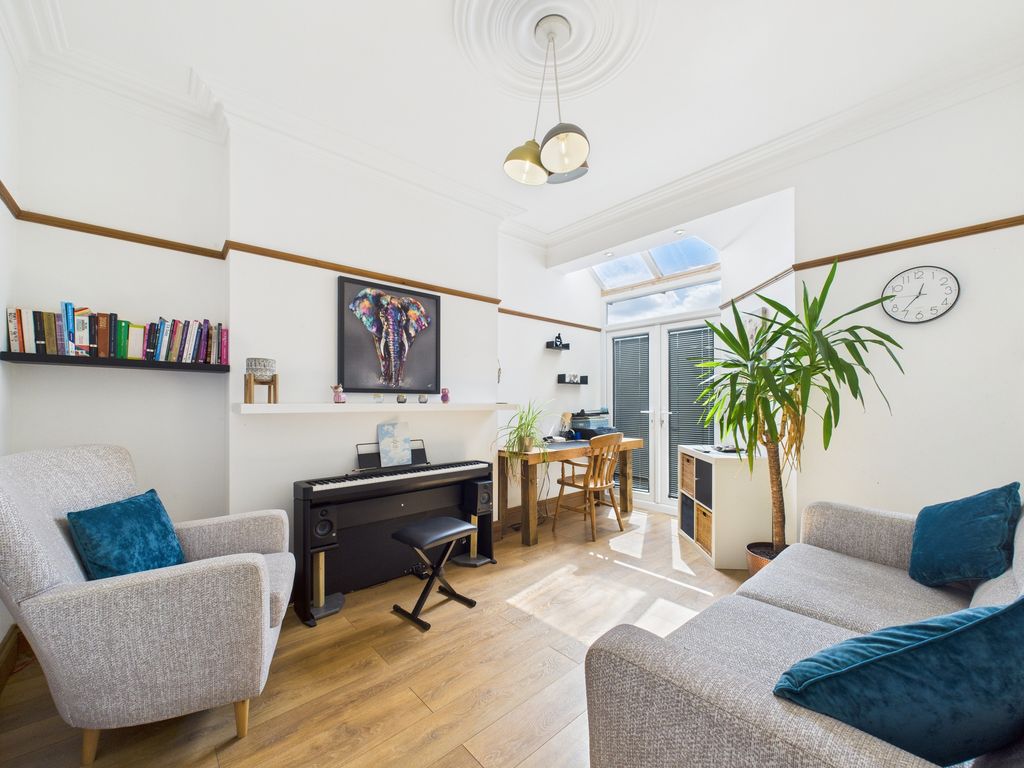 Property photo 3 of 27