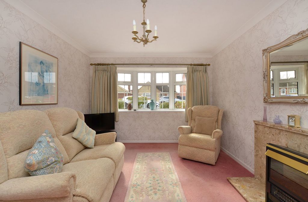 Property photo 3 of 12 3 - Living-2