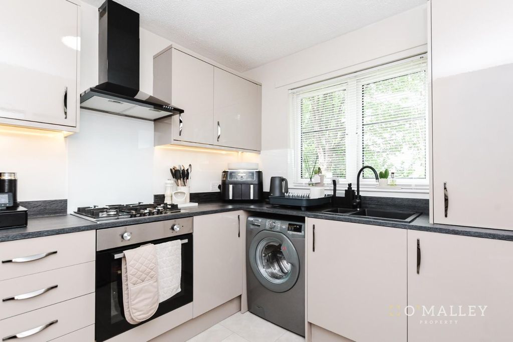 Additional image 6 of 2 bed flat for saleCragganmore, Tullibody FK10