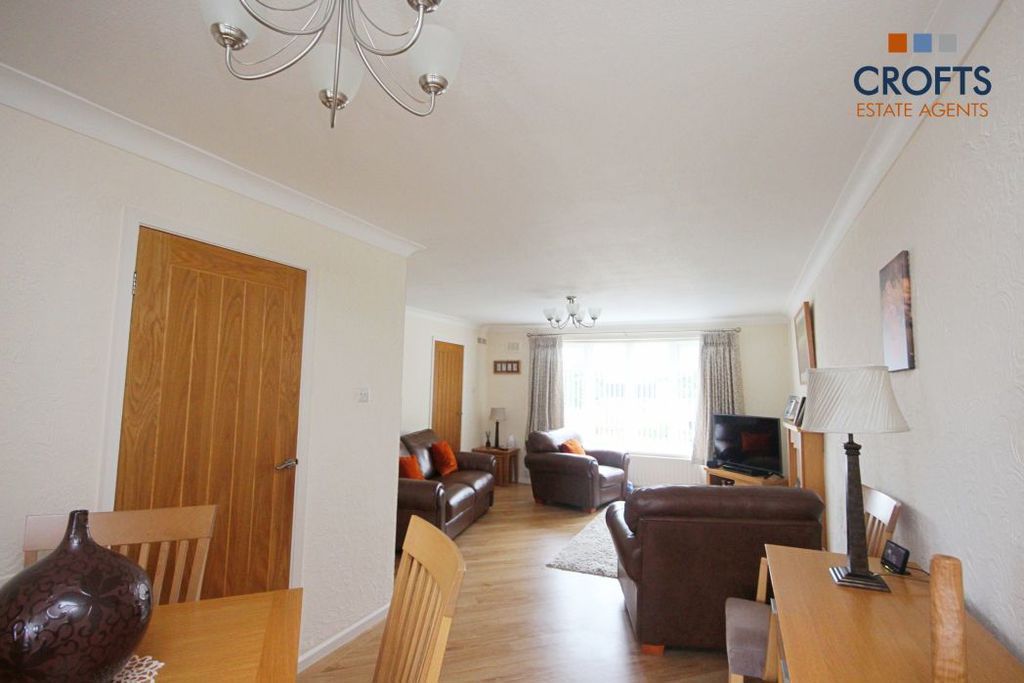 Property photo 3 of 12 Lounge-Diner View 2