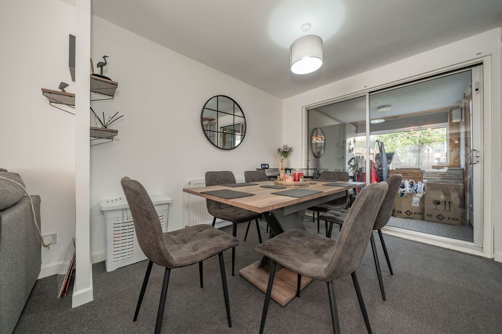 Property photo 3 of 26 Dining Area