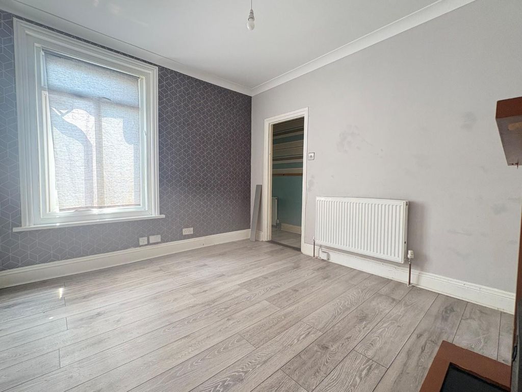 Property photo 2 of 9 3.Jpg