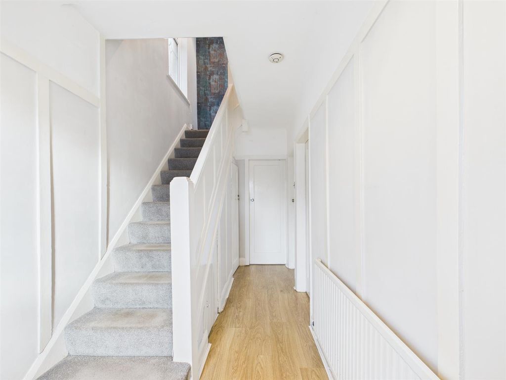 Property photo 2 of 33 Cam03604G0-Pr0229-Still001.Jpg