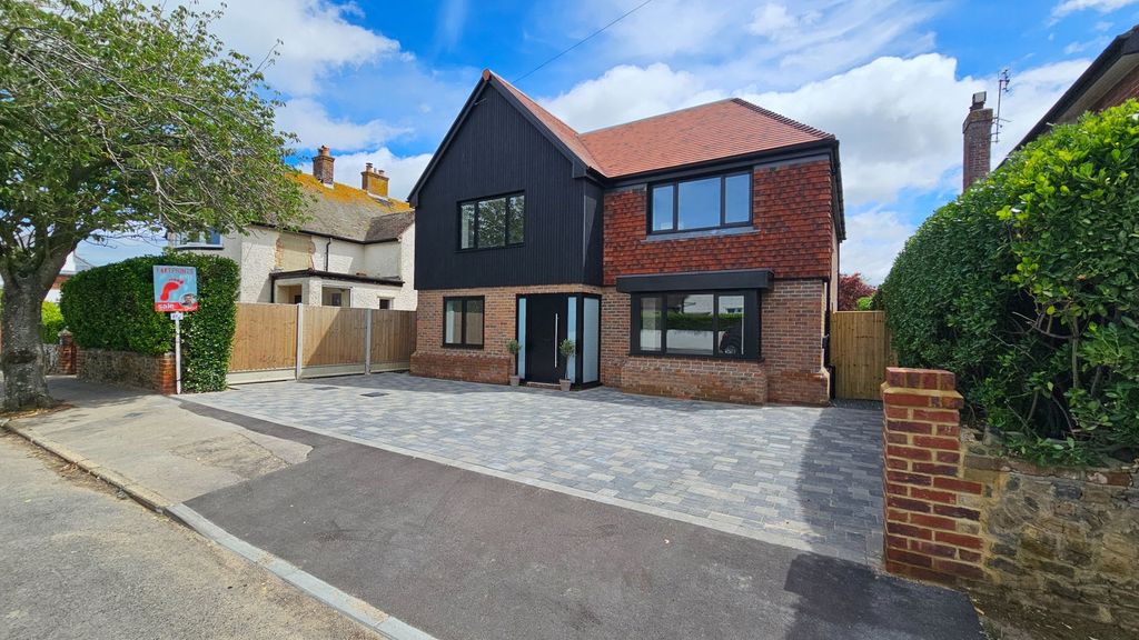 Property photo 1 of 43