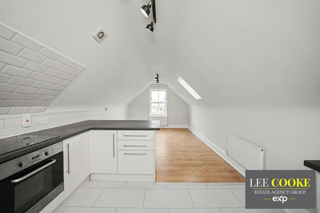 Property photo 3 of 25