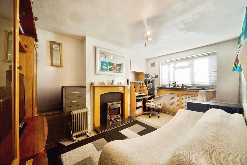 Property photo 2 of 16 Picture No. 28