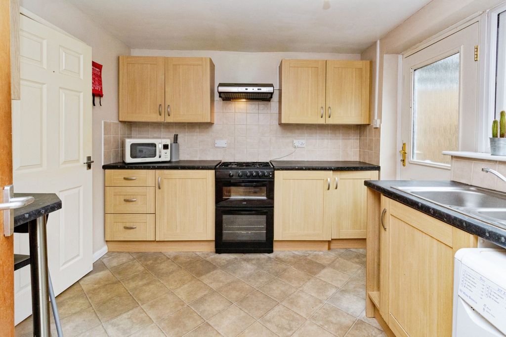 Property photo 2 of 15