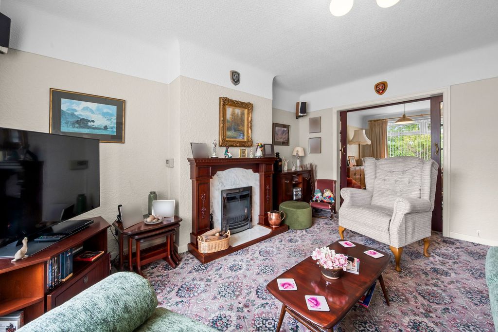 Property photo 2 of 32