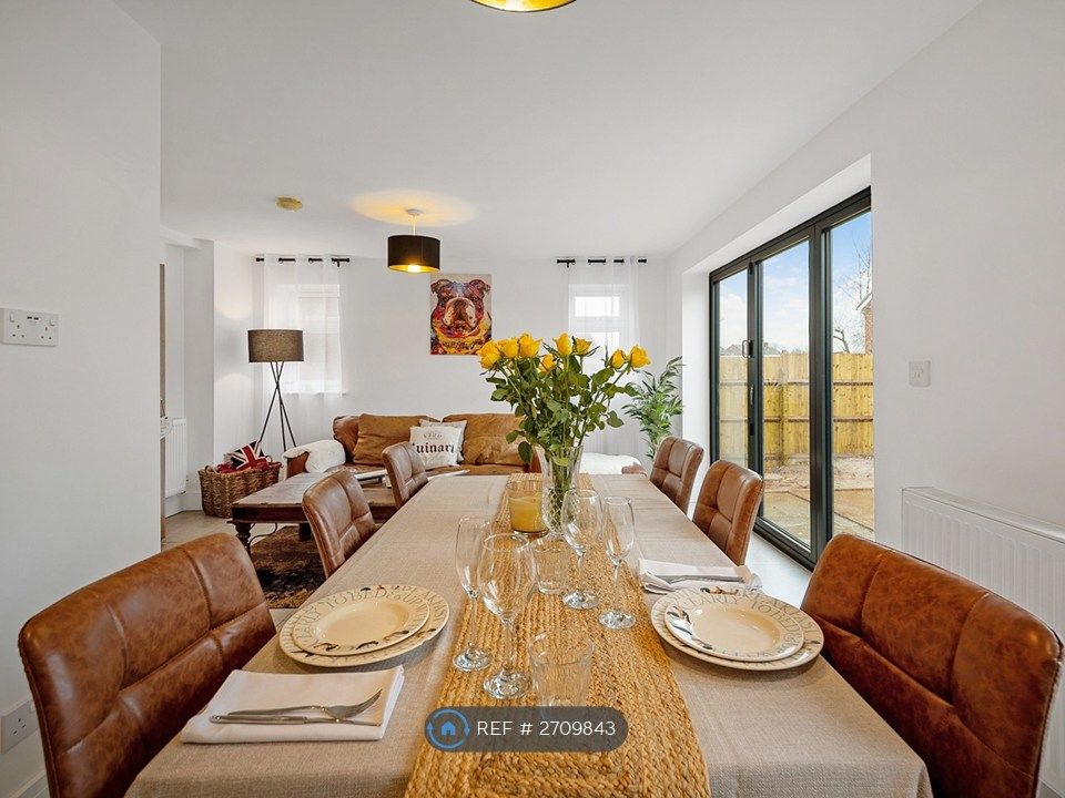 Property photo 3 of 31 Dining