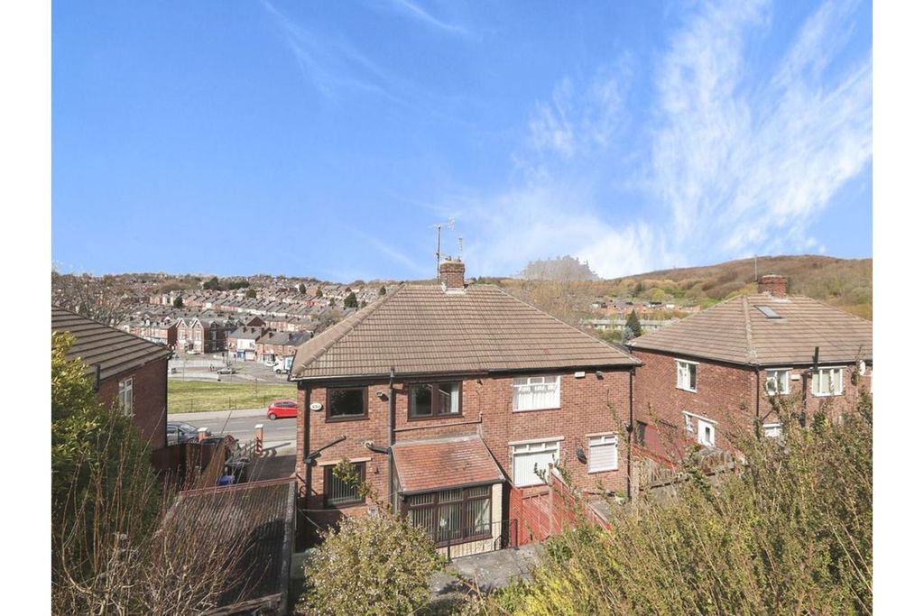 Property photo 2 of 17