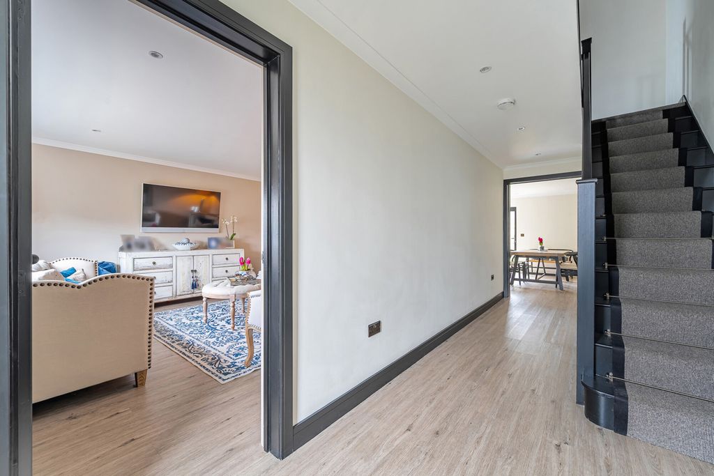 Property photo 2 of 17 Hall