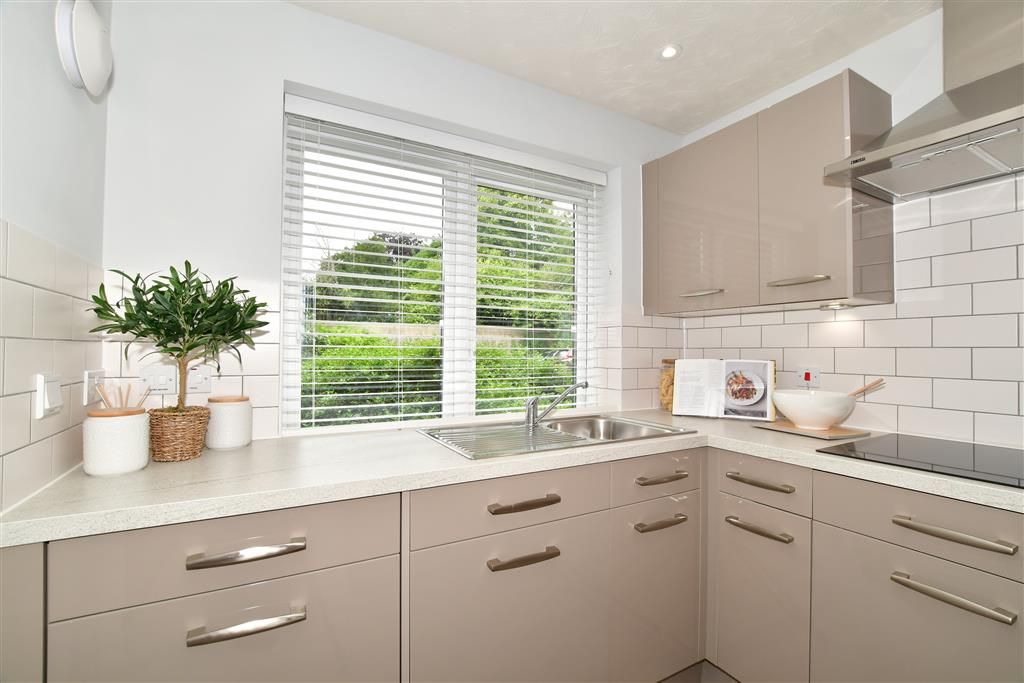 Property photo 2 of 20 Kitchen