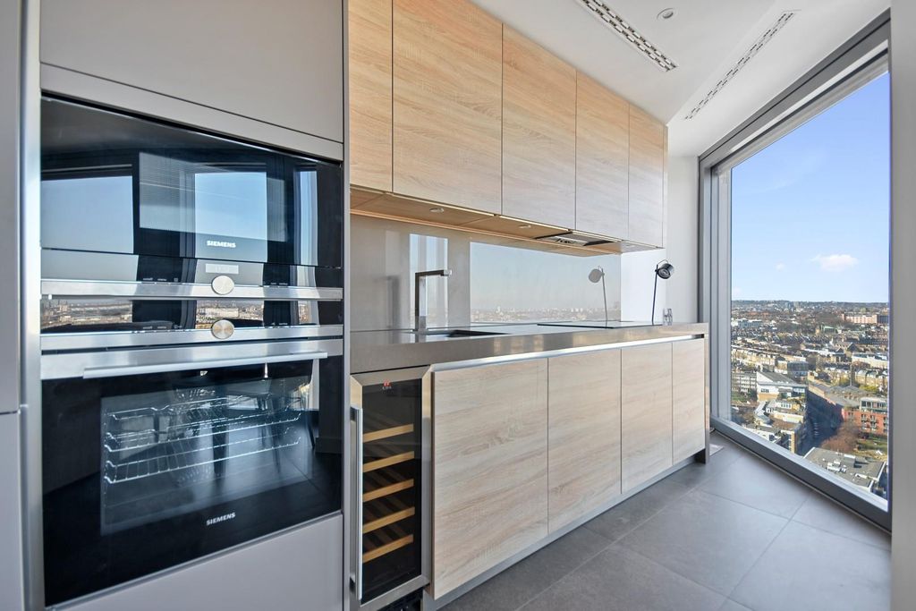 Property photo 3 of 14 Ph - Chronicle Tower - Kitchen3-1.Jpg