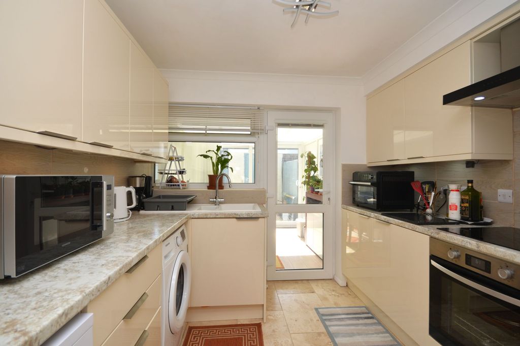 Property photo 3 of 16