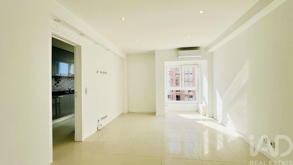Property photo 2 of 39