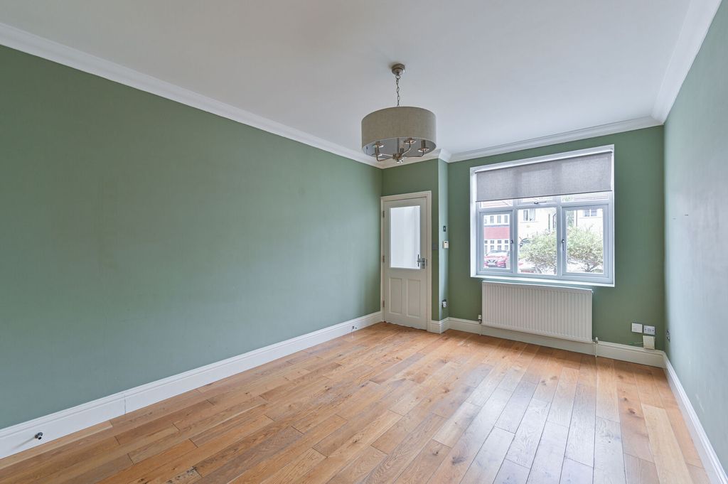 Property photo 2 of 19