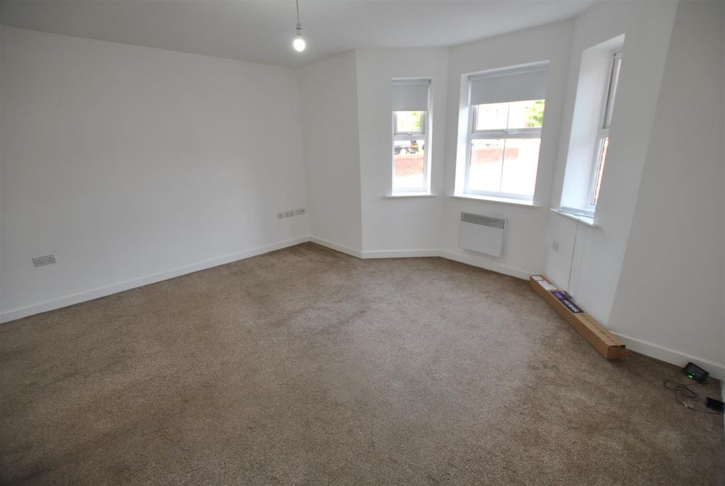 Property photo 2 of 8 Open Plan Living Space