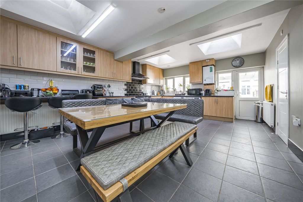 Property photo 2 of 17 Picture No. 04